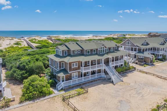 LuxStayUSA | Hemingway Oceanfront – 4x4 OBX