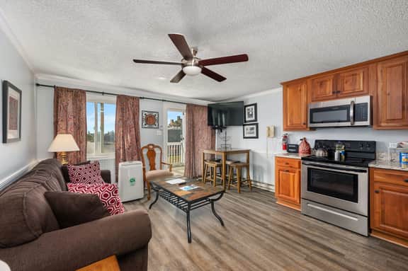LuxStayUSA | ML 345 Ski In/Out| Village Ski Lifts| Free Parking