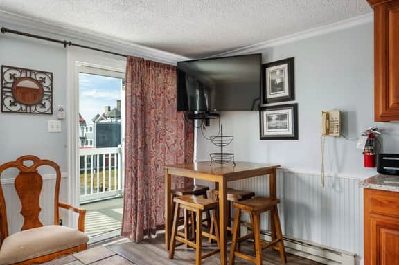 LuxStayUSA | ML 345 Ski In/Out| Village Ski Lifts| Free Parking